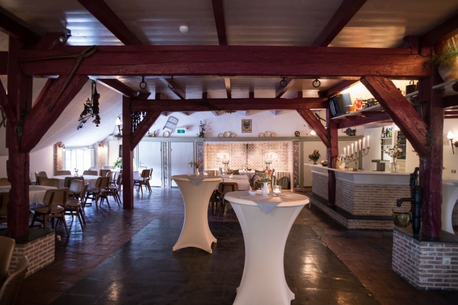 2_Partyboerderij_t_Hof_van_Hoenkoop_Trouwlocatie