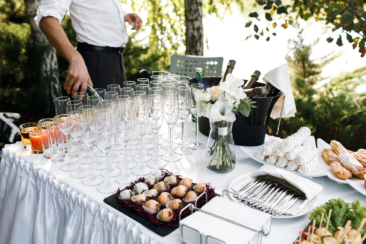 de-catering-op-de-trouwlocatie