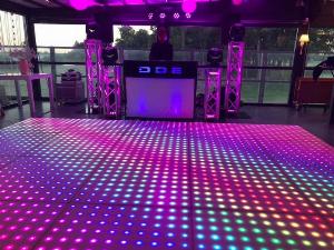 7_dutch_dj_wedding_drive-in-show