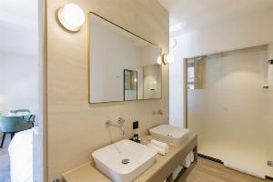 7_hotel_flora_batava_badkamer-superior